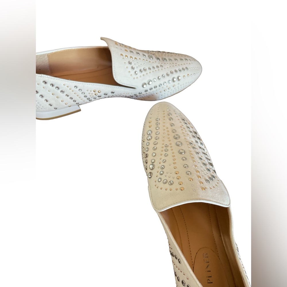 NWOT Donald Pliner Totim Flats - Size 10.